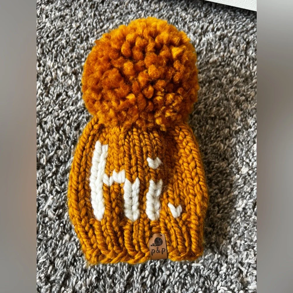Pine & Poppy NWOT Infant Baby Butterscotch Knit Pom Pom Beanie‎ Cap Newborn Size